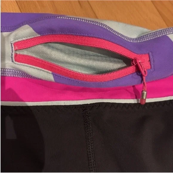 Lululemon Active Blue Jacket & Black 21“ Run Inspire Capri Crop Legging - size 8 - Picture 8 of 16